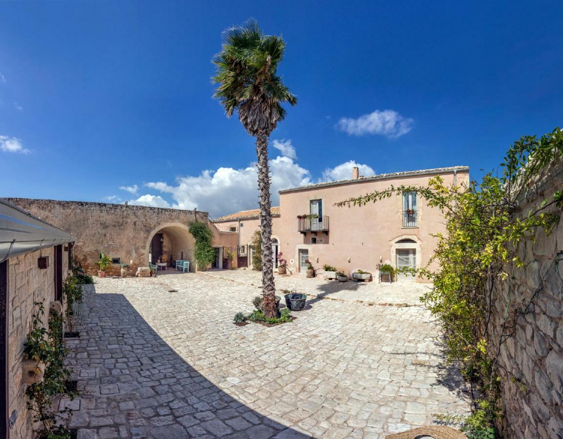 Гостьовий будинок Terre Di Cavalusi Relais Доннафуґата Екстер'єр фото