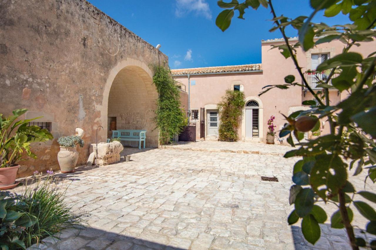 Гостьовий будинок Terre Di Cavalusi Relais Доннафуґата Екстер'єр фото